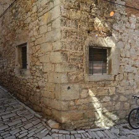 Charming In The Heart Of Rovinj, Steps From Carera Street Rovinj