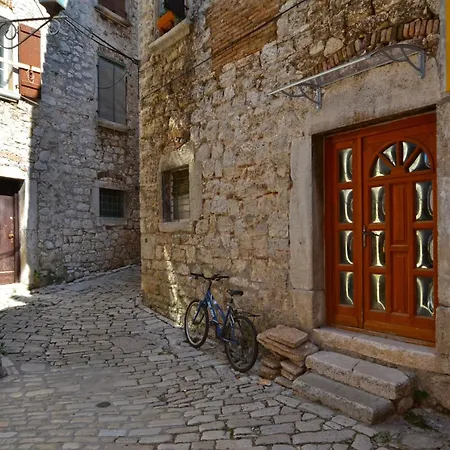 Apartment Charming In The Heart Of Rovinj, Steps From Carera Street Rovinj